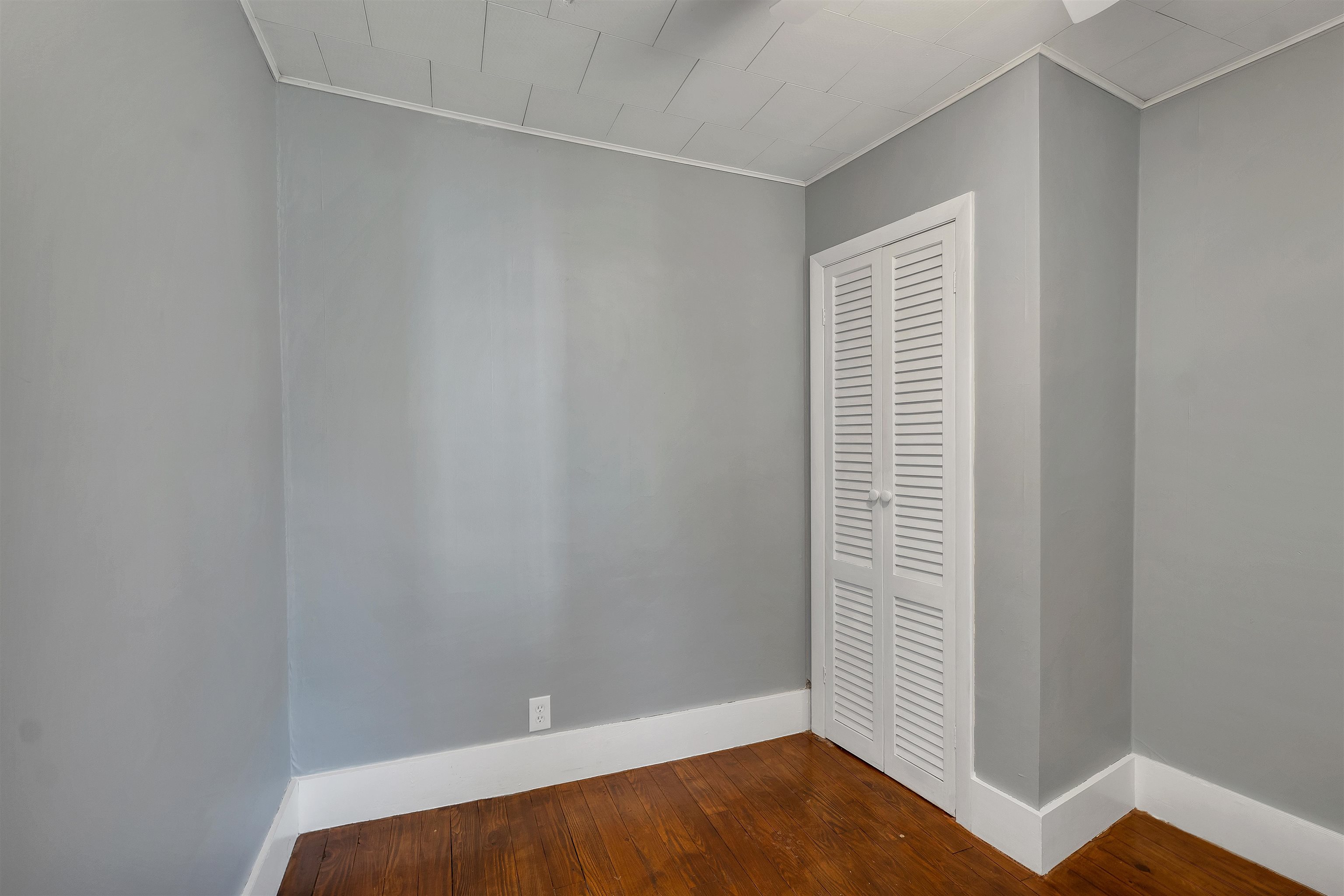 96 Elm Street Whitefield, NH 03598 - Photo 13 of 35