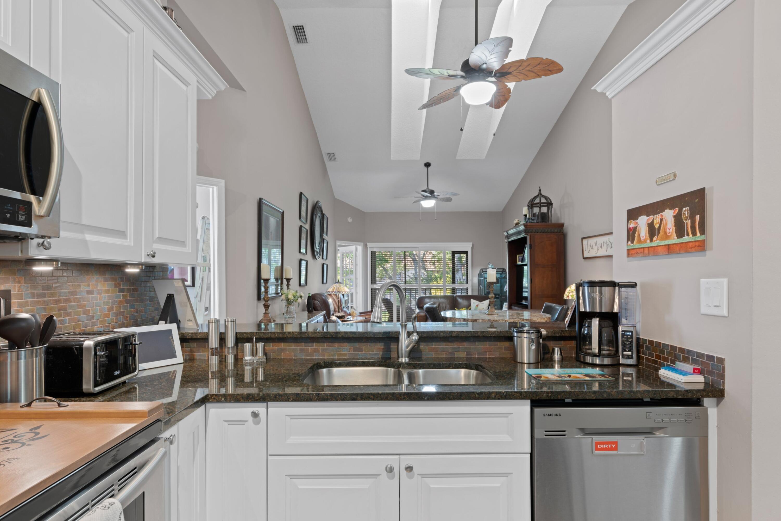 805 Harbour Pointe Way Greenacres, FL 33413 - Photo 8 of 27 DSC09334.jpg-SMALL