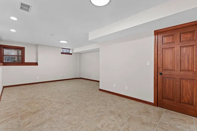 $699,900 | 573 Kettle Ridge, Richfield, WI 53017