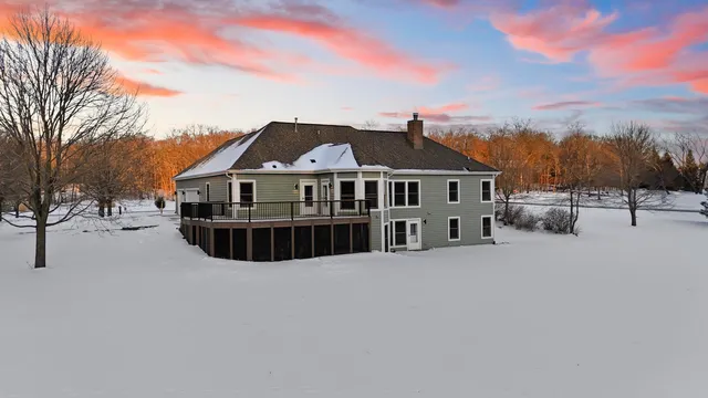 $699,900 | 573 Kettle Ridge, Richfield, WI 53017