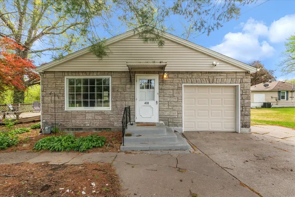 $152,000 | 408 32nd Avenue, Moline, IL 61265