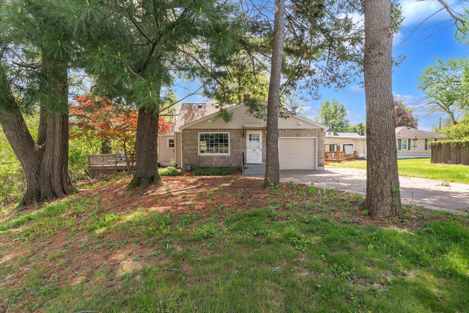 408 32nd Avenue Moline, IL 61265 - Photo 2 of 34