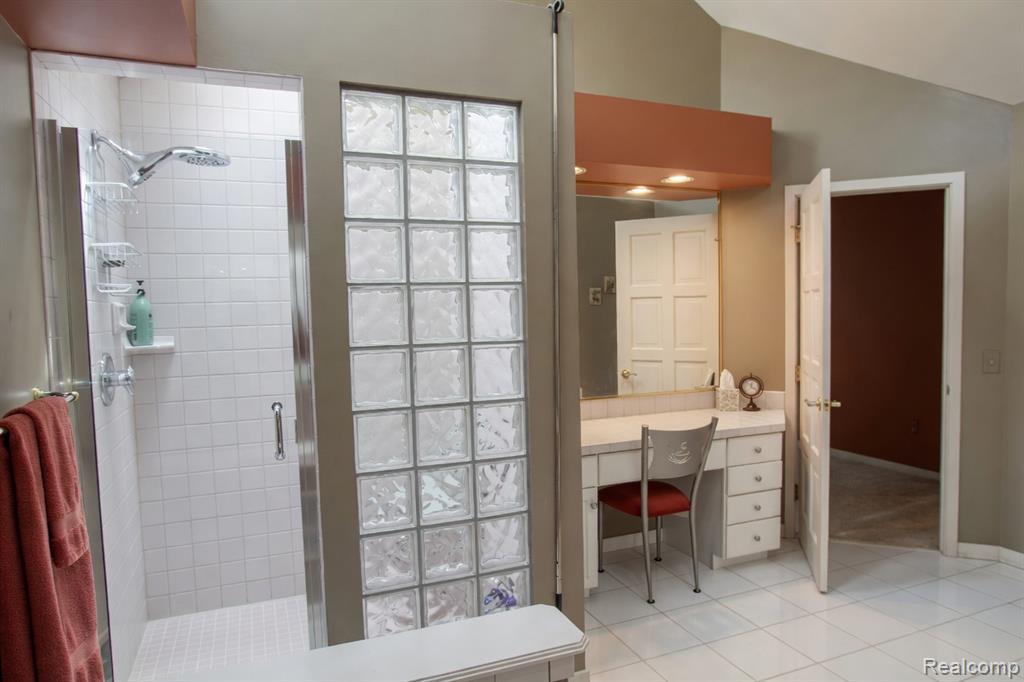 1305 Kings Pointe Road Grand Blanc, MI 48439 - Photo 60 of 71 Gallery Image 60