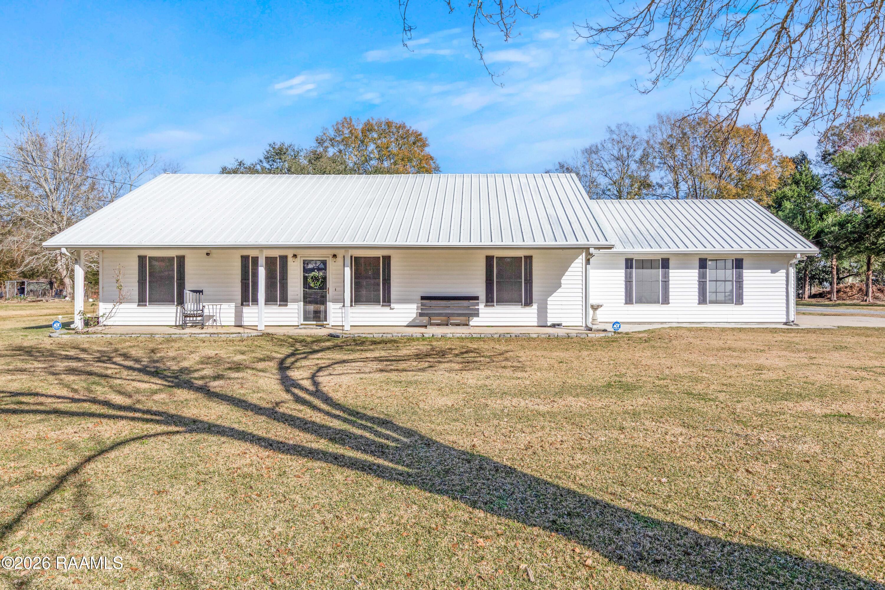 4401 Leonce Theriot Road New Iberia, LA 70560 - Photo 4 of 38 4410LeonceTrahan-5