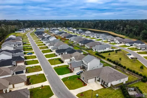 $329,990 | 25317 Burlington Drive, Denham Springs, LA 70726