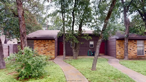 $1,200 | 922 Navarro Drive, College Station, TX 77845