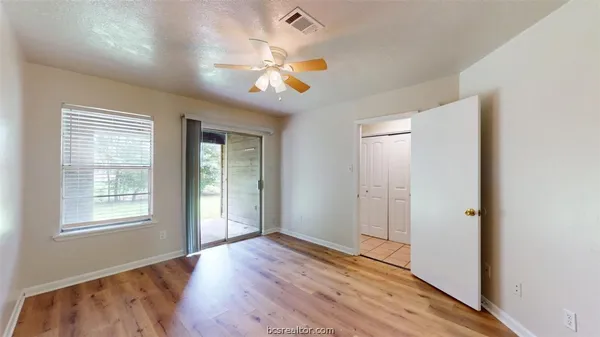 $1,200 | 922 Navarro Drive, College Station, TX 77845
