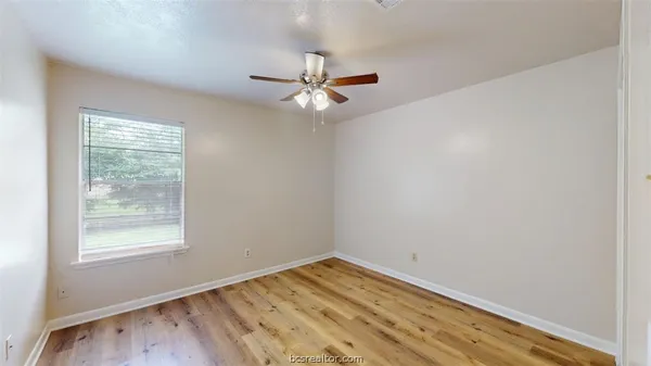 $1,200 | 922 Navarro Drive, College Station, TX 77845
