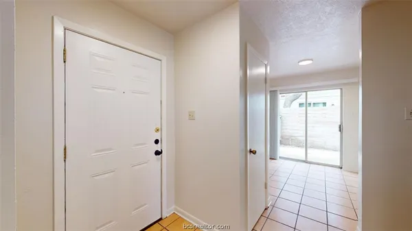$1,200 | 922 Navarro Drive, College Station, TX 77845
