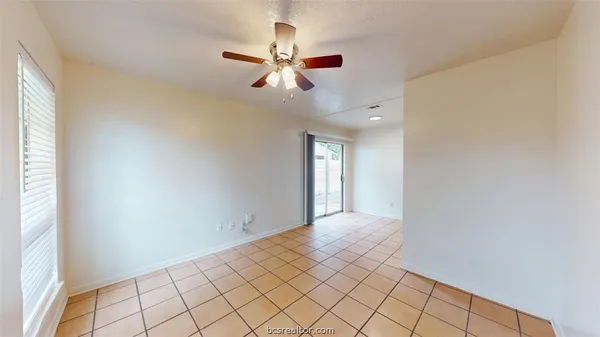 $1,200 | 922 Navarro Drive, College Station, TX 77845