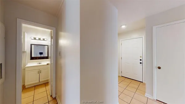 $1,200 | 922 Navarro Drive, College Station, TX 77845