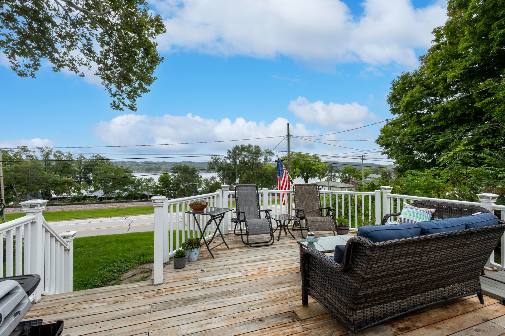 712 South Cody Road Le Claire, IA 52753 - Photo 5 of 43 Gallery Image 5