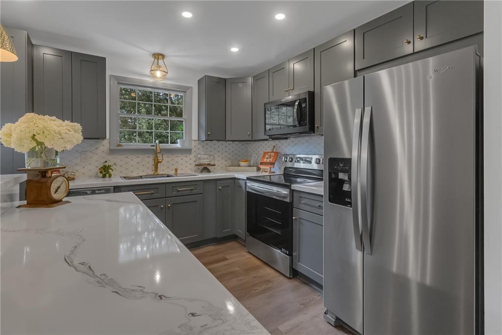 231 West Shaffer Road Aliquippa, PA 15001 - Photo 5 of 28 Gallery Image 5