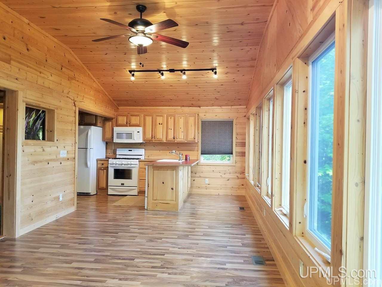 11000 Lily Lk Road Manistique, MI 49854 - Photo 3 of 34