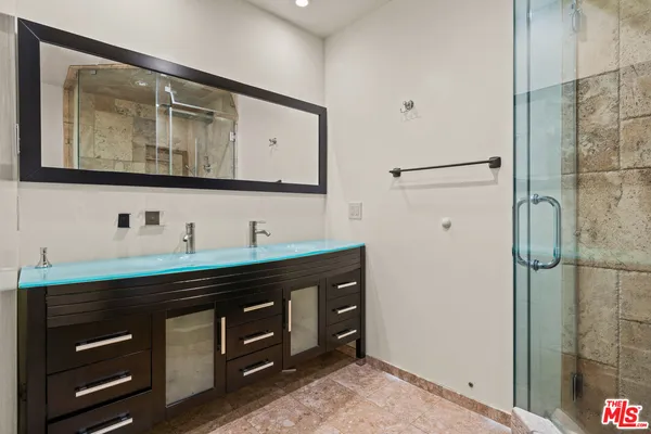 $6,350 | 4530 Bakman Avenue, North Hollywood, CA 91602