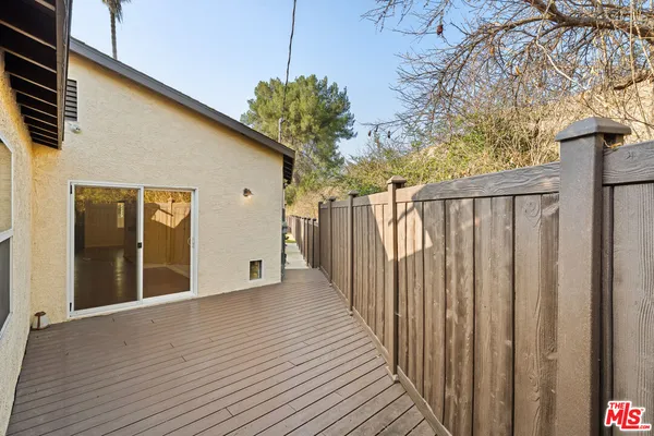 $6,350 | 4530 Bakman Avenue, North Hollywood, CA 91602