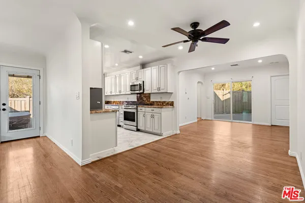 $6,350 | 4530 Bakman Avenue, North Hollywood, CA 91602