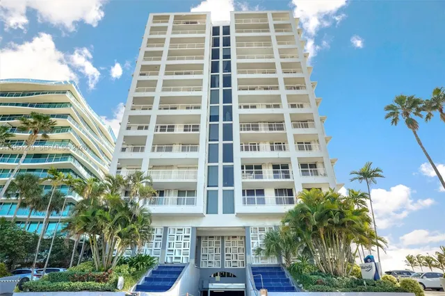 $7,000 | 9341 Collins Avenue, Unit 201, Surfside, FL 33154