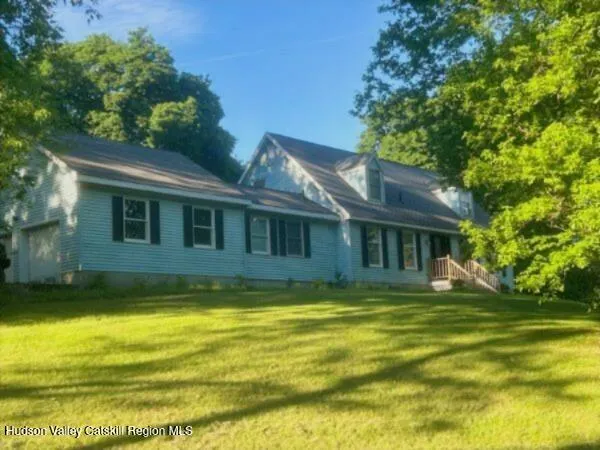 $520,000 | 10 Calico Lane, Claverack, NY 12513