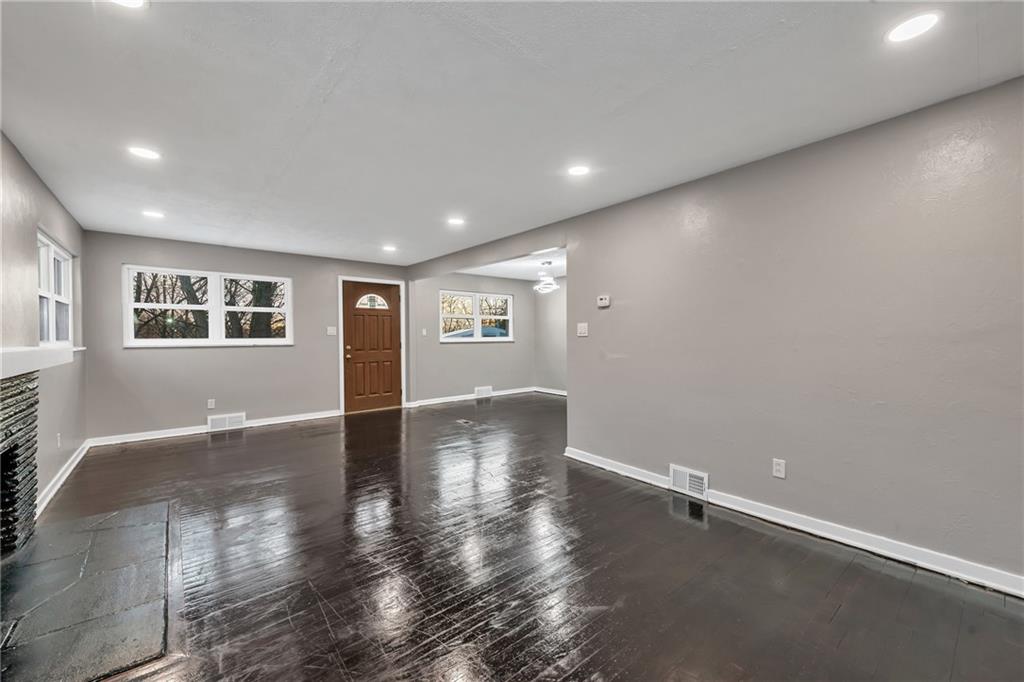 150 Universal Road Pittsburgh, PA 15235 - Photo 8 of 25 Gallery Image 8