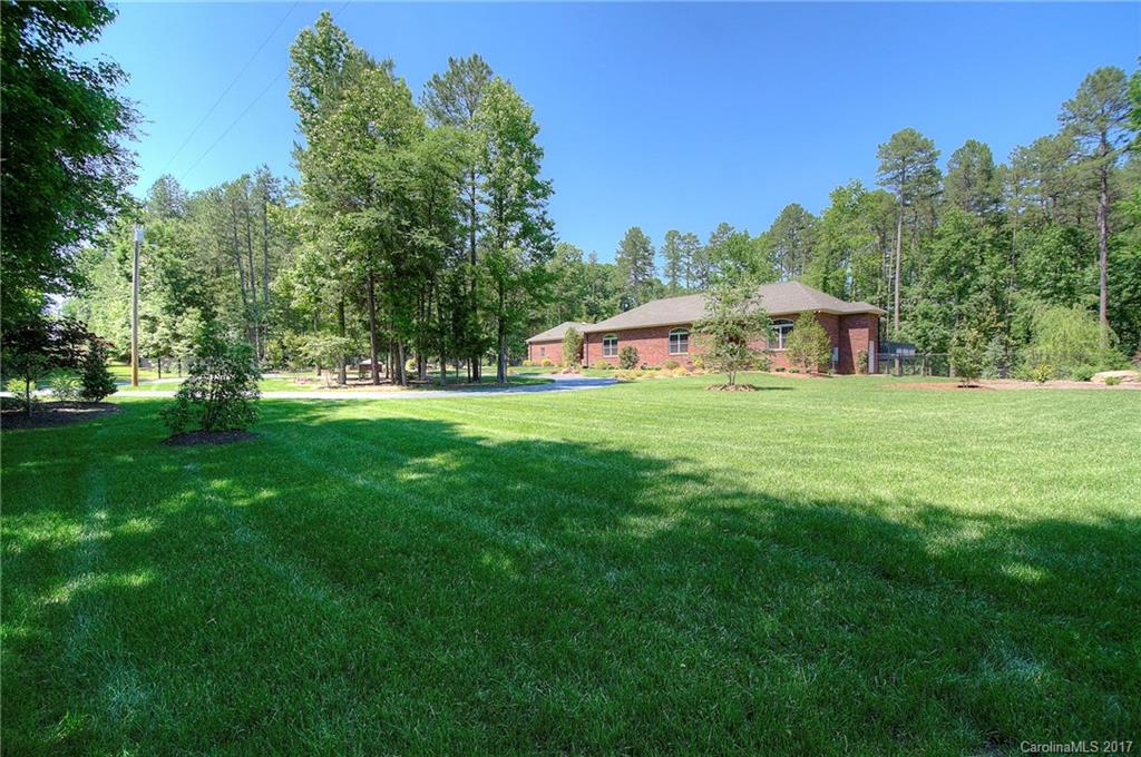 1700 Union Road Matthews, NC 28104 - Photo 6 of 24 Gallery Image 6