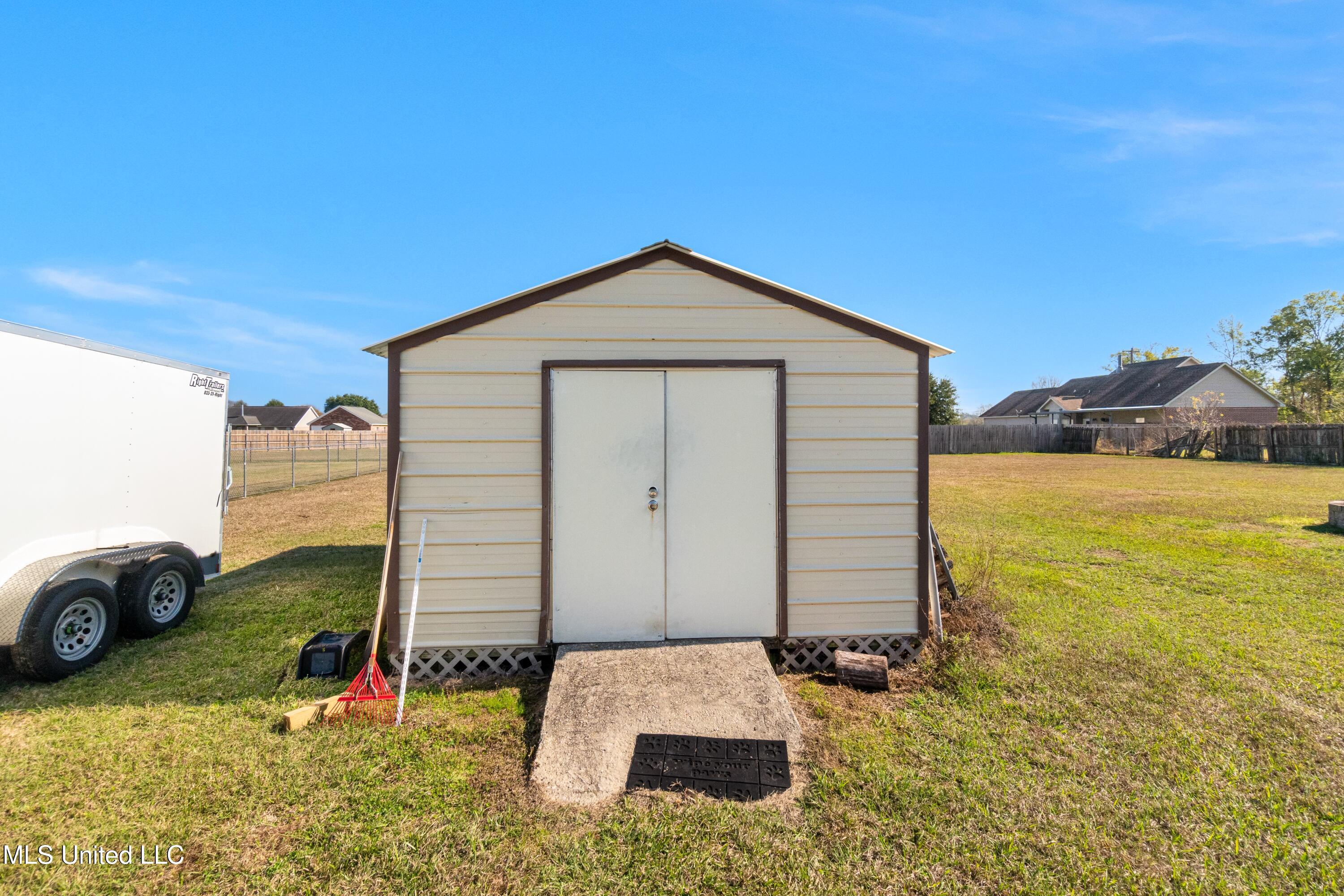 10 Apache Drive Picayune, MS 39466 - Photo 28 of 33 10_Apache_Dr-33