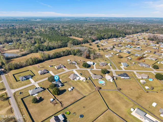 $250,000 | 10 Apache Drive, Picayune, MS 39466