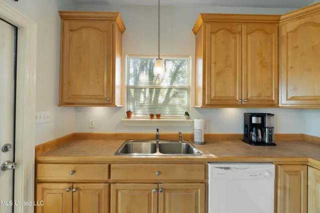 $250,000 | 10 Apache Drive, Picayune, MS 39466