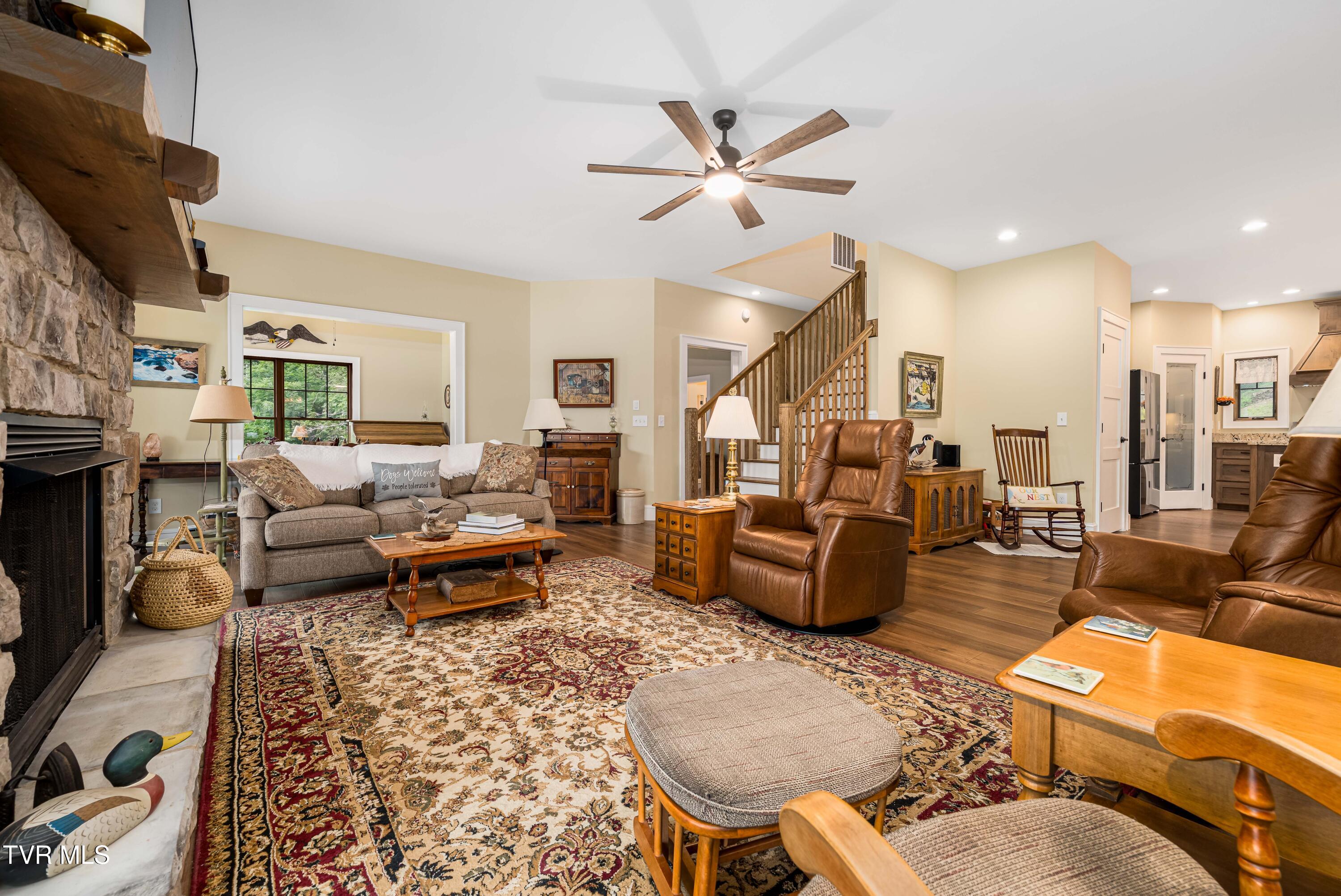 175 Lakeside Drive Butler, TN 37640 - Photo 11 of 102 175 Lakeside Dr (82 of 117)