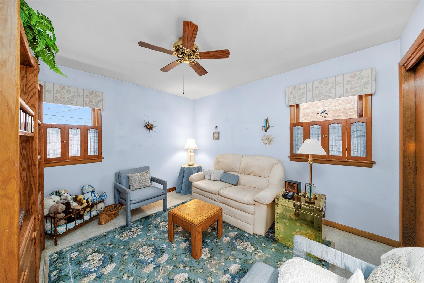 3915 West 64th Place Chicago, IL 60629 - Photo 15 of 34 a living room with furniture and a window