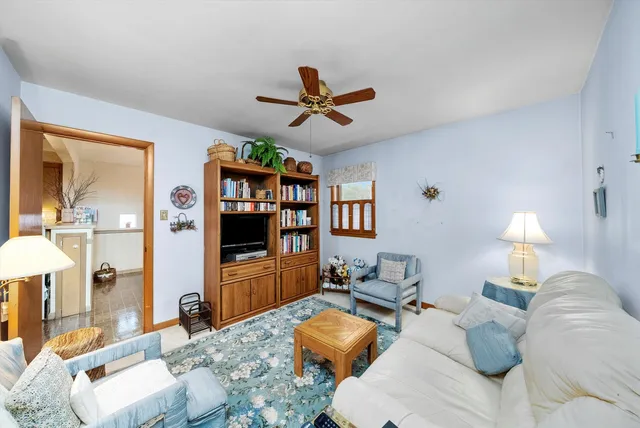 $289,000 | 3915 West 64th Place, Chicago, IL 60629