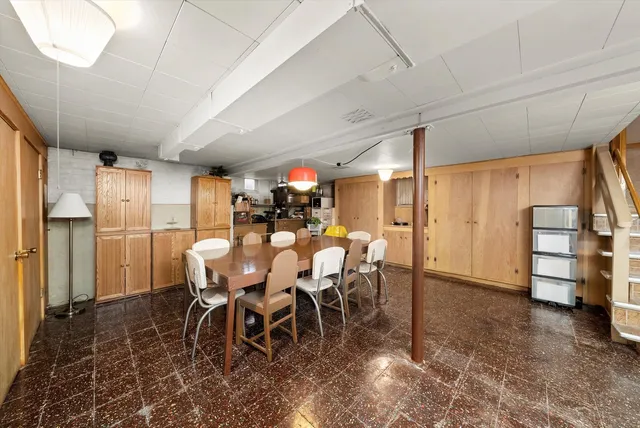 $289,000 | 3915 West 64th Place, Chicago, IL 60629