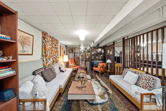 $289,000 | 3915 West 64th Place, Chicago, IL 60629