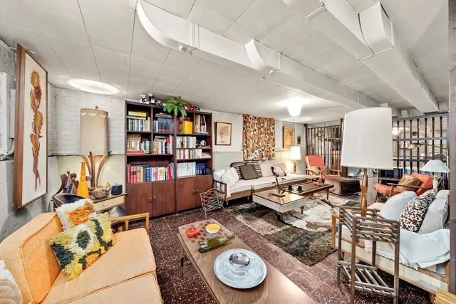 $289,000 | 3915 West 64th Place, Chicago, IL 60629