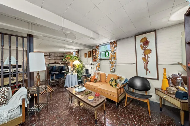 $289,000 | 3915 West 64th Place, Chicago, IL 60629