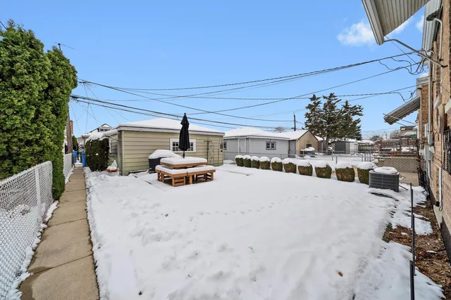 $289,000 | 3915 West 64th Place, Chicago, IL 60629