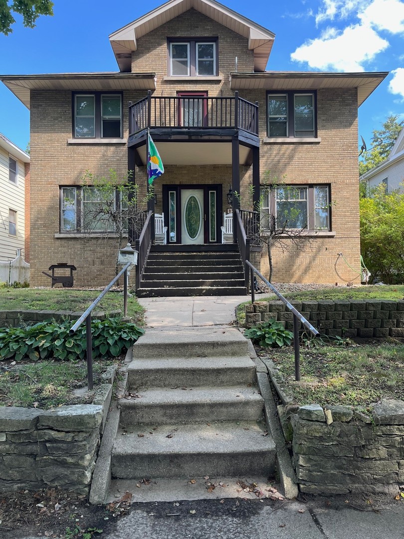 658 South Chicago Ave  