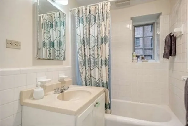 $3,000 | 988 Memorial Drive, Unit 187, Cambridge, MA 02138