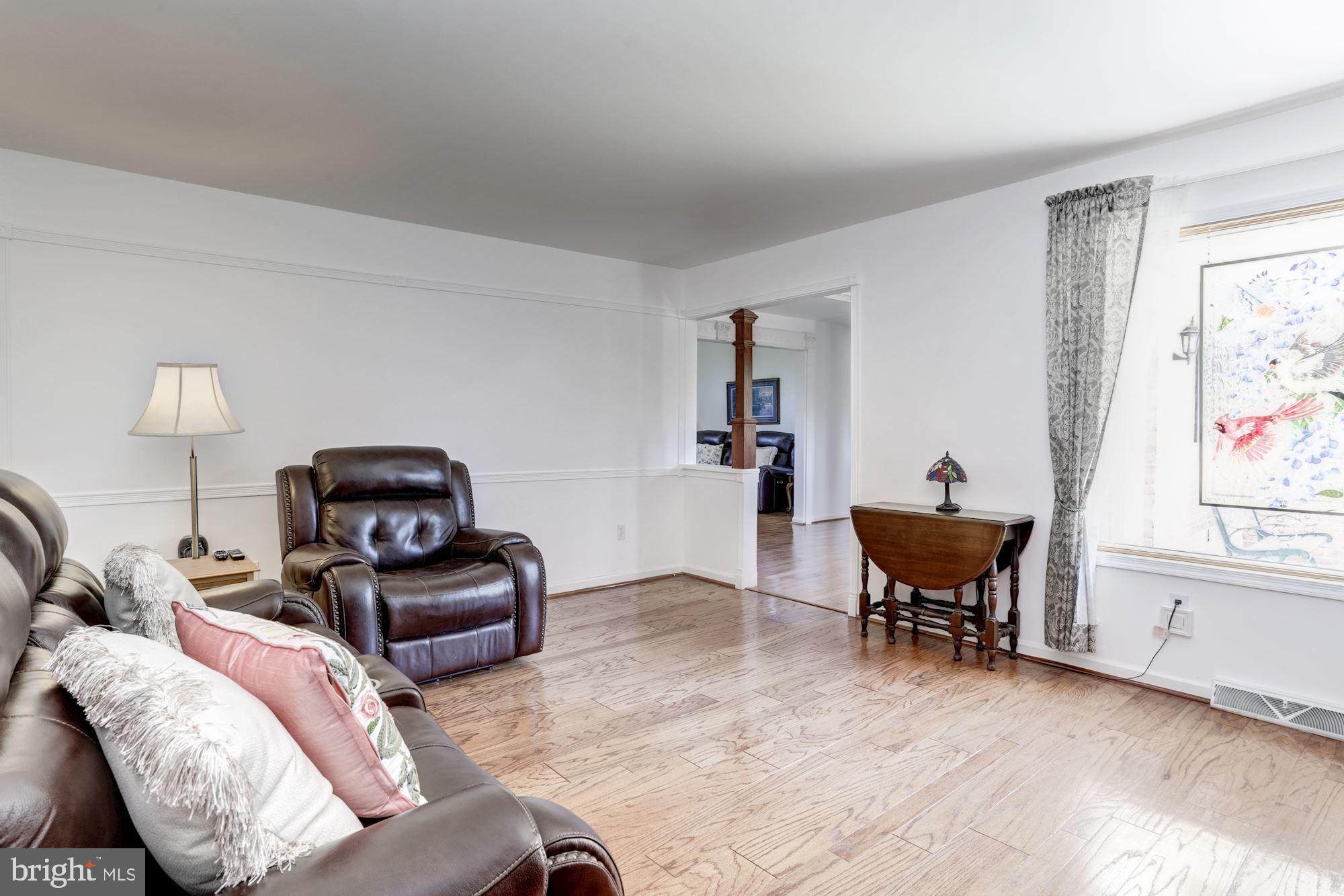 15722 Spade Road Hagerstown, MD 21740 - Photo 8 of 50 Living Room
