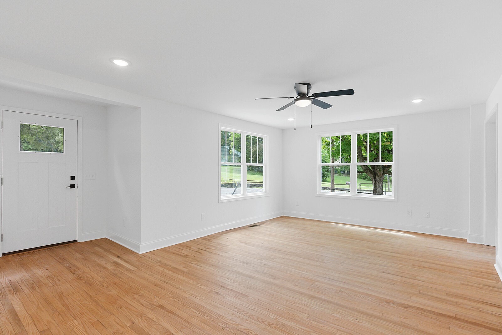 1816 Batts Boulevard Springfield, TN 37172 - Photo 2 of 13 Gallery Image 2