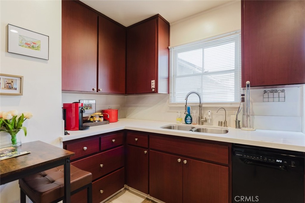 817 North Verdugo Road Glendale, CA 91206 - Photo 18 of 44