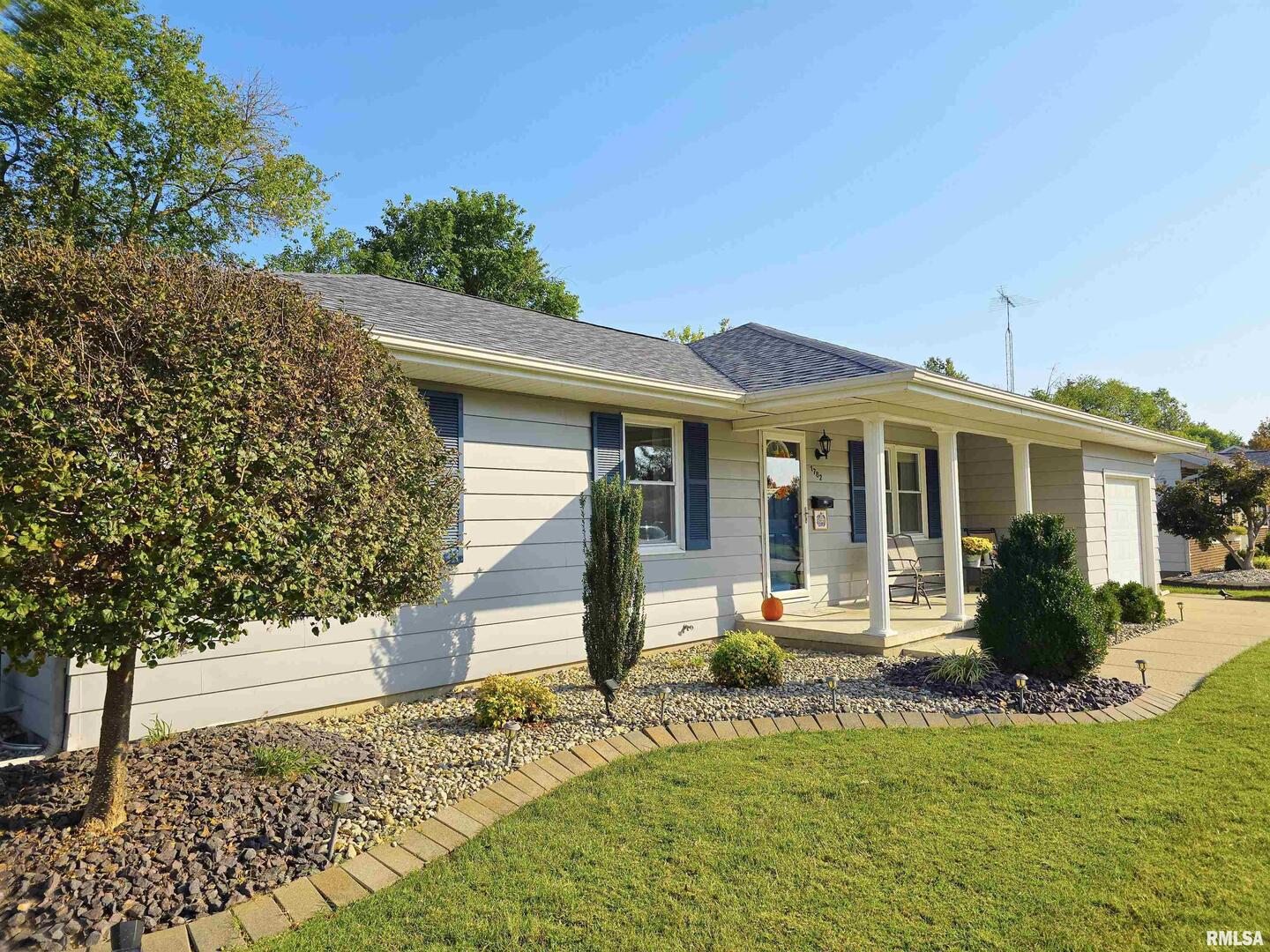 1782 Frazier Avenue Centralia, IL 62801 - Photo 2 of 44