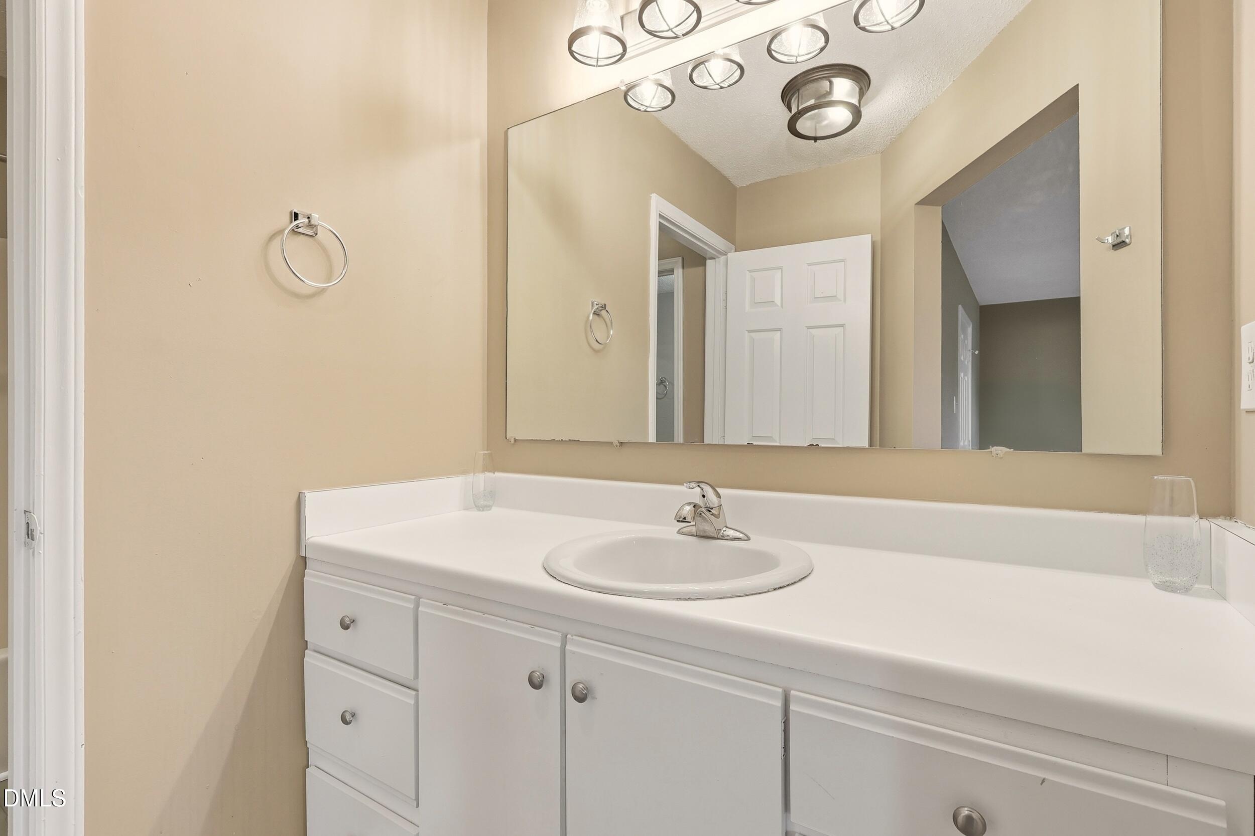 1 Grove Park Road Durham, NC 27705 - Photo 21 of 31 photo_019