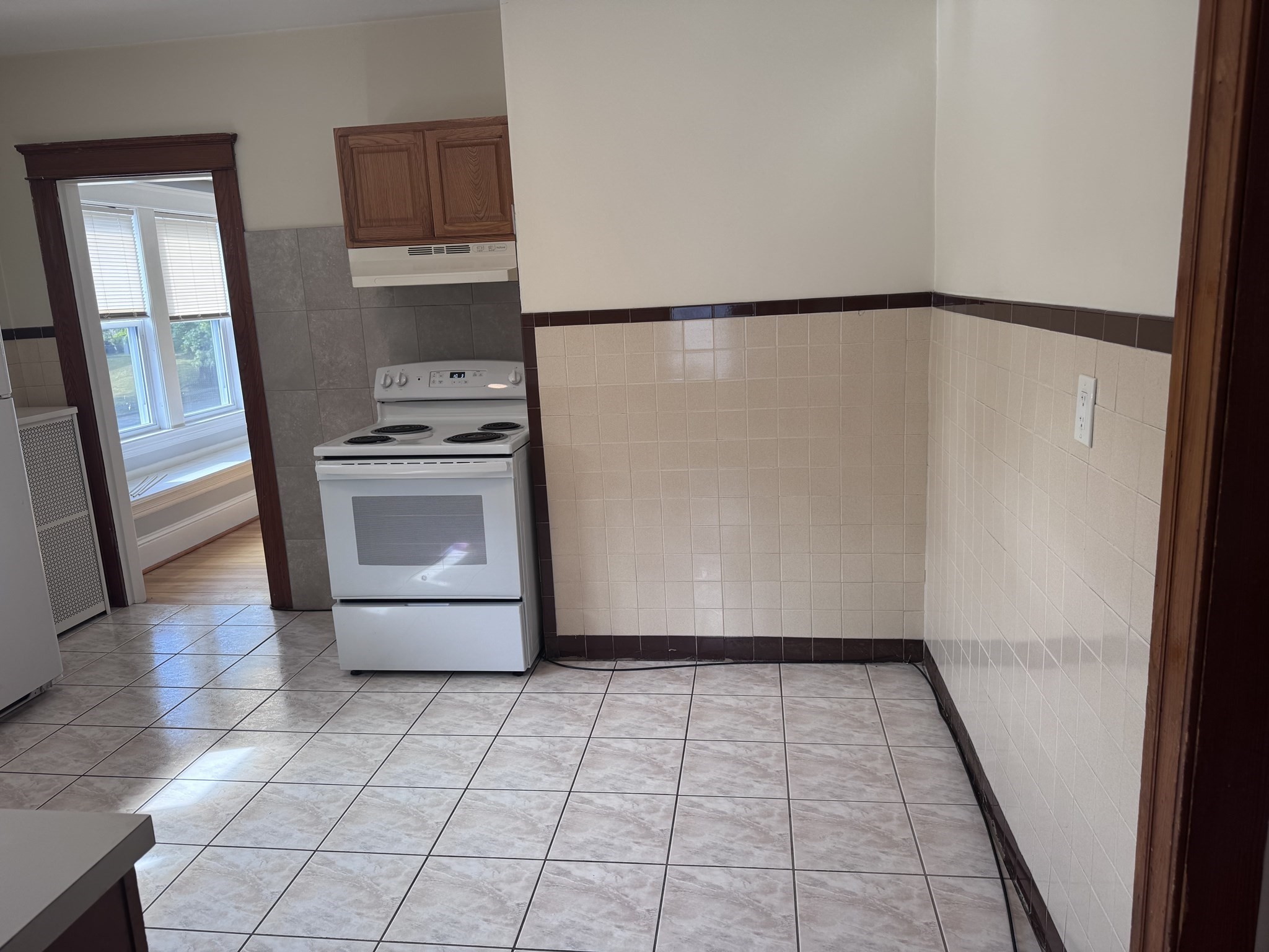 398 Lovell Street, Unit 2 Worcester, MA 01602 - Photo 16 of 35 Gallery Image 16