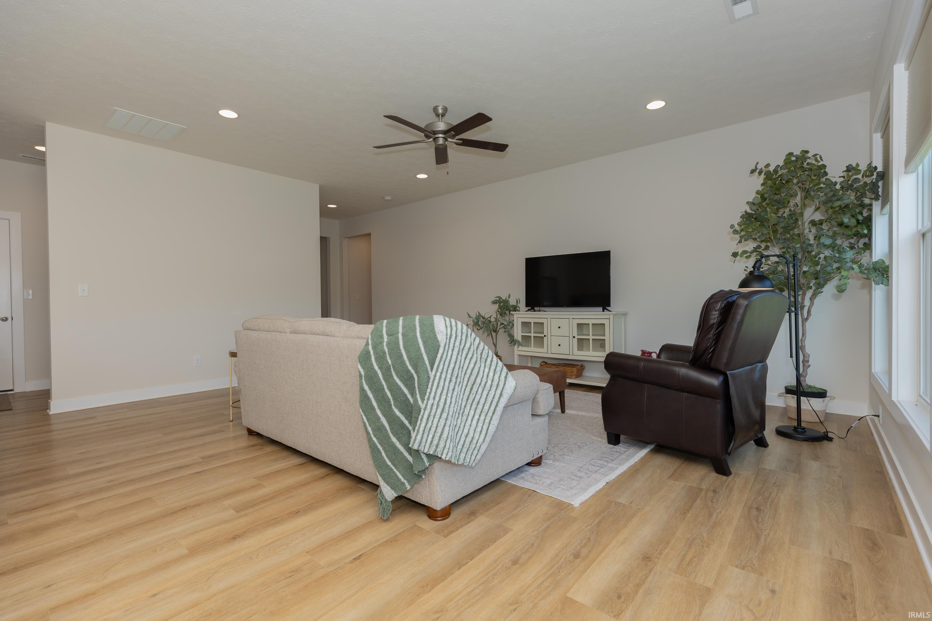 9804 Monte Way Newburgh, IN 47630 - Photo 4 of 23