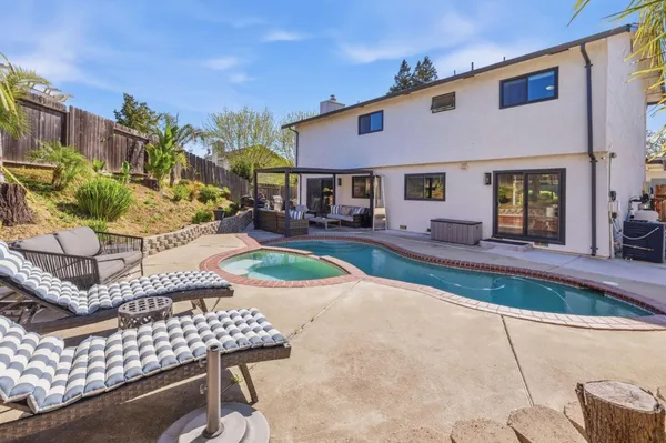 $1,099,000 | 713 Carignane Drive, Gilroy, CA 95020