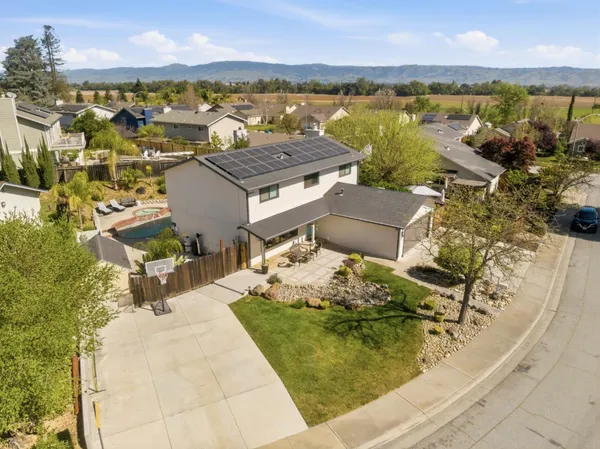 $1,099,000 | 713 Carignane Drive, Gilroy, CA 95020