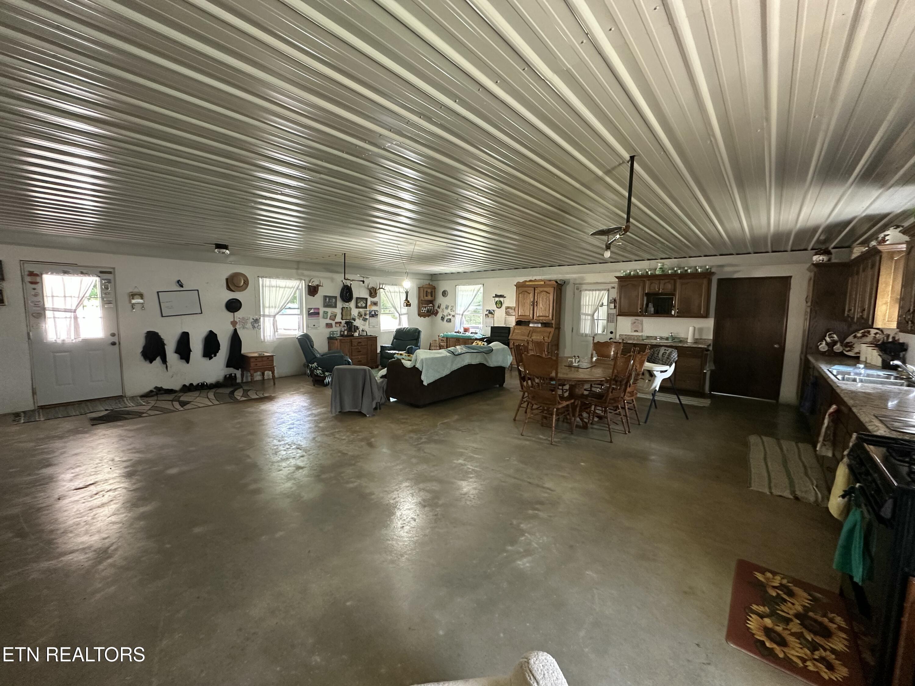 1561 Coon Hollow Road Deer Lodge, TN 37726 - Photo 10 of 48 IMG_2134