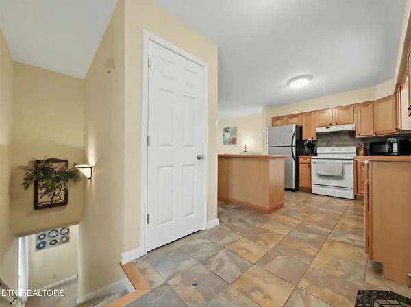 $599,900 | 700 Shanghai Landing Lane, Unit 8, La Follette, TN 37766