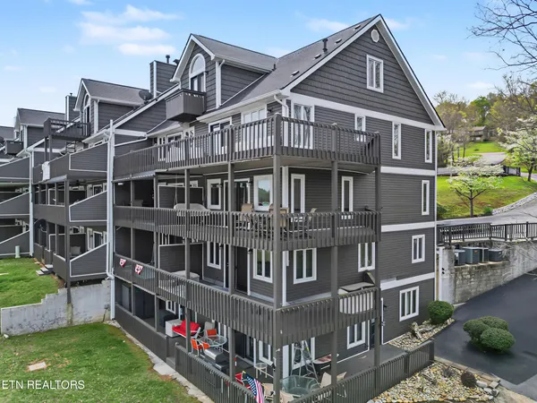 $599,900 | 700 Shanghai Landing Lane, Unit 8, La Follette, TN 37766